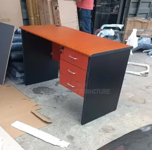Manajan Ofishin Zamani Table