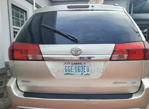 Toyota Sienna CE 2005 Gold