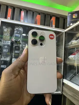Apple iPhone 16 Pro 256GB Gold