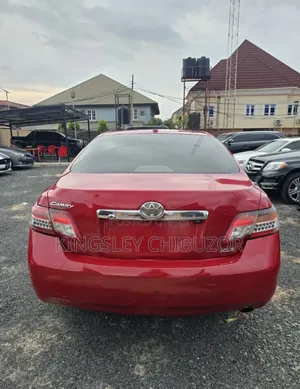 2011 Toyota Camry XLE Red - Full Option