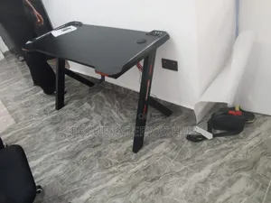 Babban Teburin Kwamfuta na Wasan Bidiyo Mai Inganci
