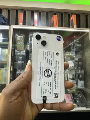 Apple iPhone 13 128GB White