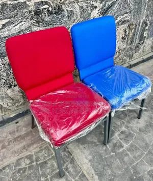 Standard Banquet Church Chair da Littafin Shelfe