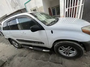 Toyota RAV4 2.0 2005 White