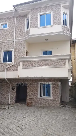 4-Bedroom Duplex da BQ don Siyarwa a Chevron, Lekki