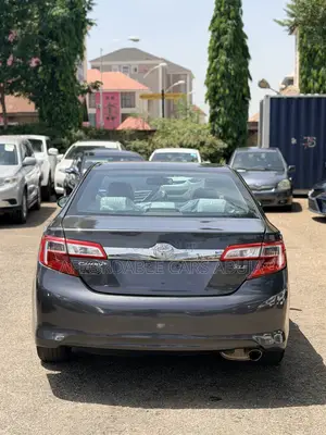 2013 Toyota Camry XLE - Kai Tsaye Daga Belgium