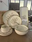 32-Piece Ceramic Dinner Set - 1