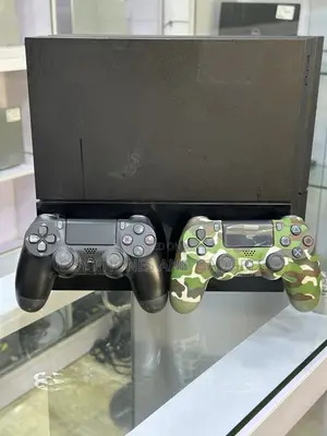PlayStation 4 (PS4) Konsol