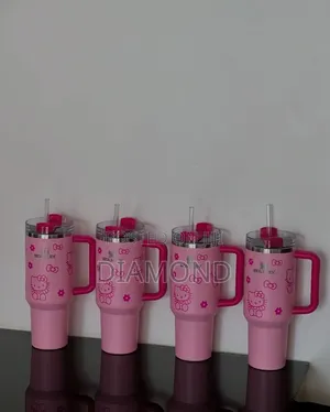 Stanley-Style Kofunan Tumbler masu Ciya - Launuka Daban-daban