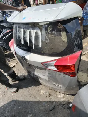 Toyota RAV4 2017 Back Boot