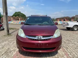 Toyota Sienna 2006 Burgundy
