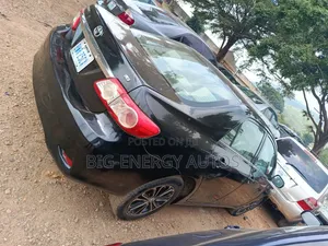 2013 Toyota Corolla LE Special Edition Sedan