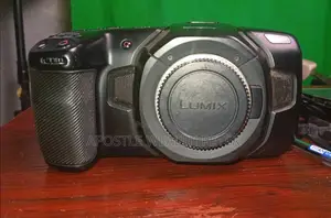 Blackmagic Pocket Cinema Camera 4K + Na'urorin Haɗi