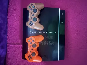 Amfani da Sony PlayStation 3 (PS3) Fat Console tare da 2 Controllers