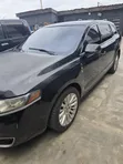 2011 Lincoln MKT Black - 3