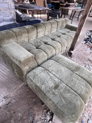 4 Seater Sofa tare da Ottoman - Sabon