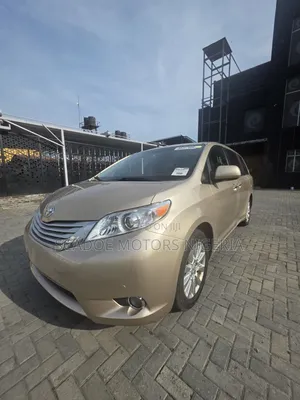 Toyota Sienna Limited 7 Passenger 2012 Gold