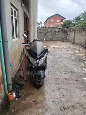 Suzuki Burgman 2012 Scooter - Baki