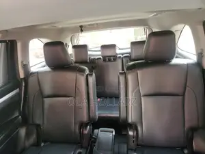 Toyota Highlander XLE 2018 - Launin Fari
