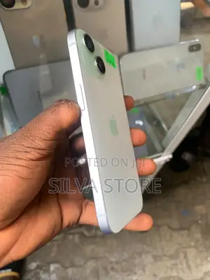 Apple iPhone 15 128GB White
