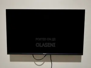 2 Used Samsung 32" HD TVs - Wall Mountable