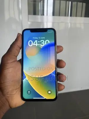 Apple iPhone X 64GB White