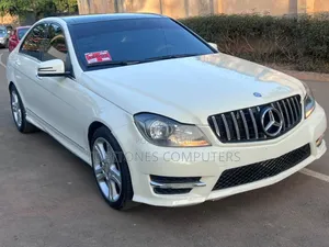 Mercedes-Benz C300 2012 Fari