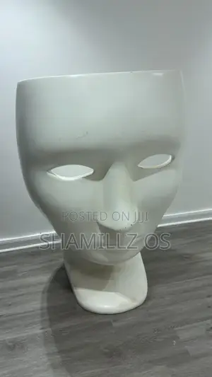 Face Shaped Chair