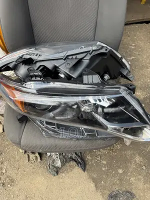 Headlamp for Toyota Venza (Black Face Spray)