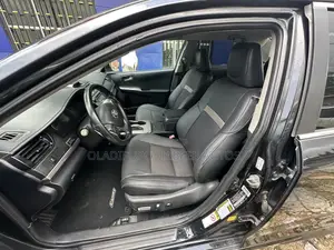 Toyota Camry SE Sedan 2013