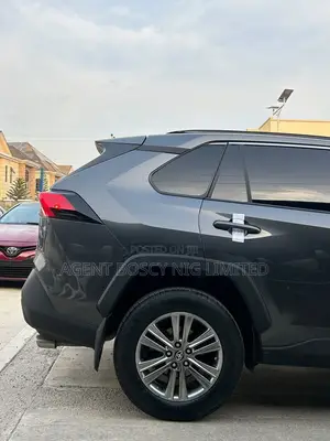 Toyota RAV4 XLE AWD SUV 2019 - Kai Tsaye Daga Belgium