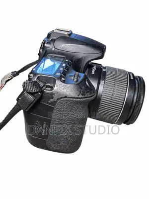Canon EOS 60D DSLR Camera with 18-55mm Lens