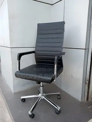 Boss Office Products Executive Chair - Brand New