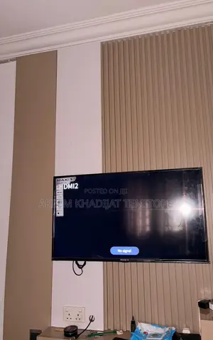 MAXI 43-inch Smart TV da Remote