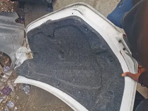 Cikakken Boot don Toyota Camry 2012