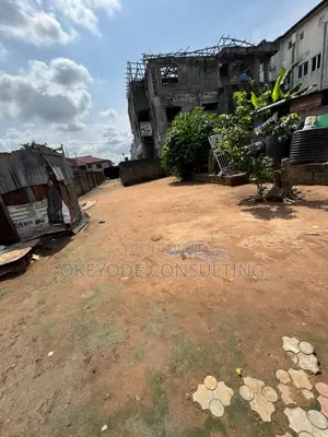 Filin Kasuwanci don Hayarwa a Opebi, Ikeja, Legas