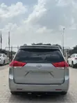 Toyota Sienna 2011 Launin Azurfa - 2
