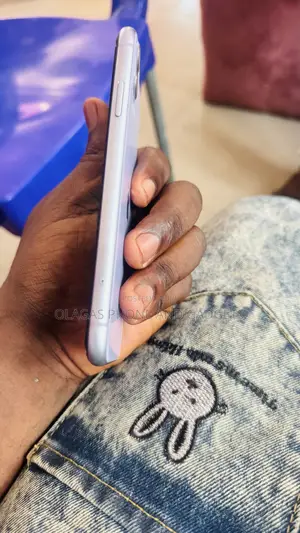 Apple iPhone 11 64GB Purple