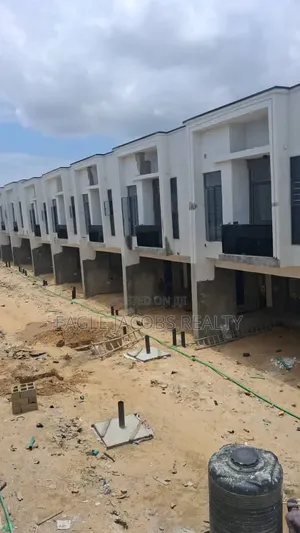4 Bedroom Townhouse/Terrace in Thomas Estate