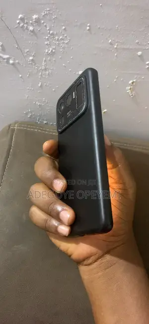 Xiaomi Mi 11 Ultra 256GB Black (Cracked Screen)