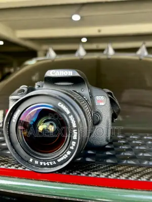 Canon Rebel T5i (700D) da 18-55mm Zoom Lens
