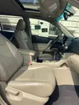 Toyota Highlander 2011 White - 4