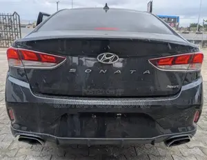 Hyundai Elantra 2018 Grey