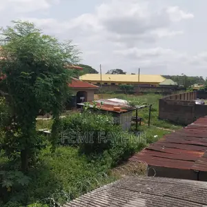 Filin Dama Don Siyarwa - Hanyar Lagos-Abeokuta