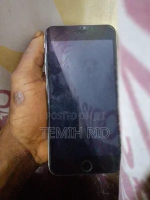 Apple iPhone 6 Plus 64GB Silver (Na Amfani, Fuska Ta Fasa)