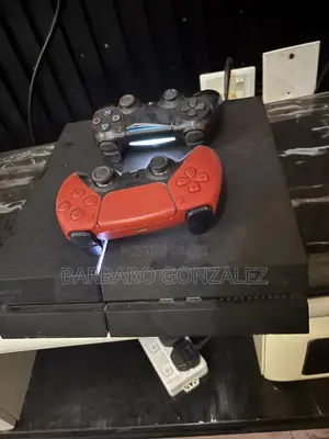 PS4 Fat Console (An Yi Amfani Da Shi) Tare Da Wasanni 5