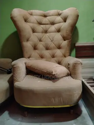 Babban Alatu Mai Kujerar Hannu Mai Button Tufted