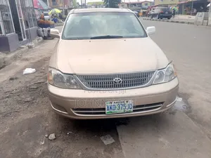 Toyota Avalon XL 2004 Zinariya