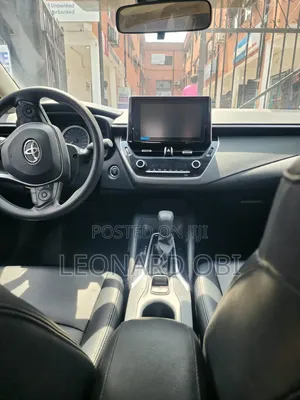 Toyota Corolla LE 2021 Fari