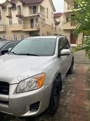 Toyota RAV4 2010 Silver